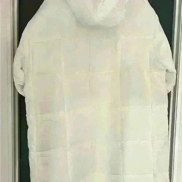 Women’s Classic Nike Puffer It’s a puffer if it’s bigger than norm doesn’t mat. - Picture 4 of 12